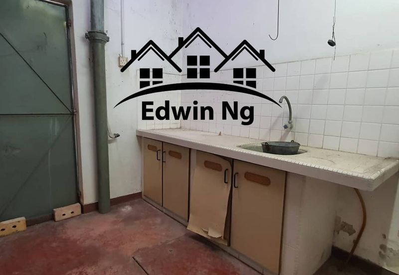 2 Storey Terrace House @ Gurney Area, Lorong Birch, Georgetown FOR RENT