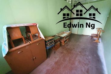 2 Storey Terrace House @ Gurney Area, Lorong Birch, Georgetown FOR RENT