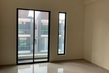 3 Storey Terrace House, Original Unit with Backyard @ Spectrum Garden, Kota Permai, Bukit Mertajam