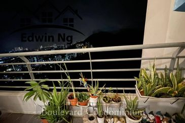 Boulevard Condominium