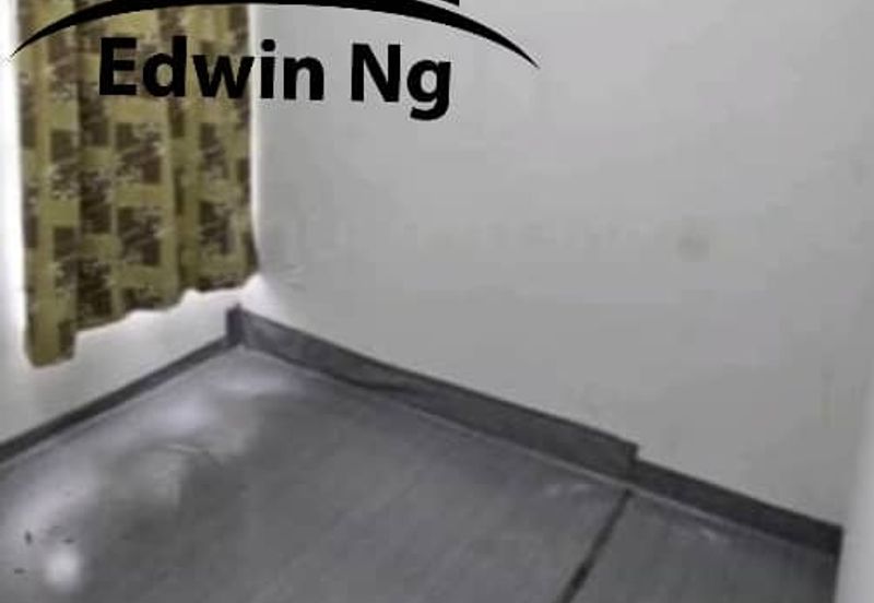 Central Garden Apartment