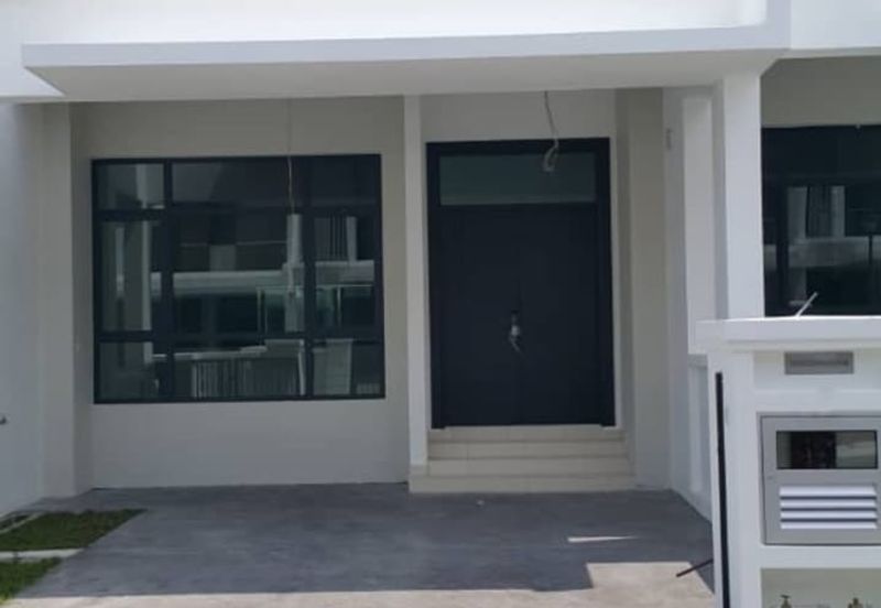 Stramax Residences @ Desaria