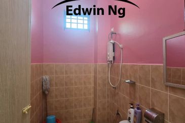2 Storey Bungalow, Corner Unit at Gertak Sanggul, Good Condition