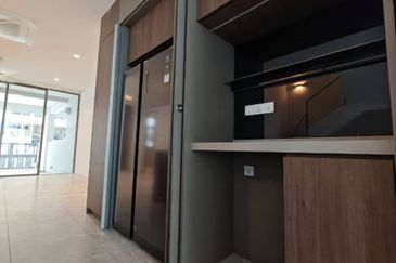 Hinai Heights Luxury Duplex Villa at Tanjung Bungah, Low Density, CCC Obaintaned, 