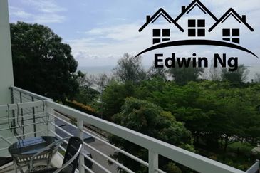 3 Storey Terrace House, Fully Furnished & Renovated at Shamrock Beach Villa, Batu Ferringhi