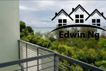 3 Storey Terrace House, Fully Furnished & Renovated at Shamrock Beach Villa, Batu Ferringhi