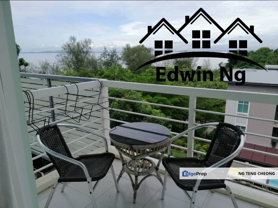 3 Storey Terrace House, Fully Furnished & Renovated at Shamrock Beach Villa, Batu Ferringhi, Penang, Batu Ferringhi