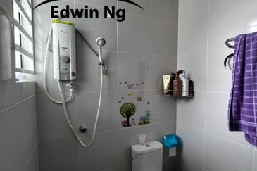 Fully Furnished & Renovated Upper Unit Townhouse at Raintree Park 1, Pearl City, Simpang Ampat