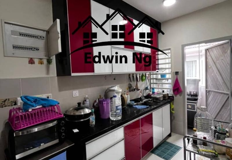 Fully Furnished & Renovated Upper Unit Townhouse at Raintree Park 1, Pearl City, Simpang Ampat