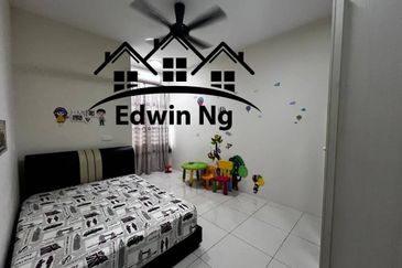 Fully Furnished & Renovated Upper Unit Townhouse at Raintree Park 1, Pearl City, Simpang Ampat