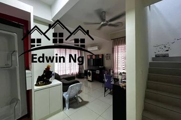 Fully Furnished & Renovated Upper Unit Townhouse at Raintree Park 1, Pearl City, Simpang Ampat