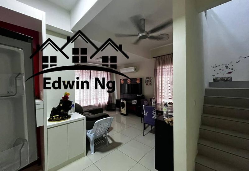 Fully Furnished & Renovated Upper Unit Townhouse at Raintree Park 1, Pearl City, Simpang Ampat