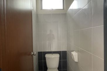 For Rent 2 Sty Shop - Next to Mr DIY @ Tanjong Puteri Resort (Near to Johor Port - access via Pasir Gudang Highway, EDL & SDE)