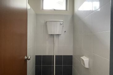 For Rent 2 Sty Shop - Next to Mr DIY @ Tanjong Puteri Resort (Near to Johor Port - access via Pasir Gudang Highway, EDL & SDE)