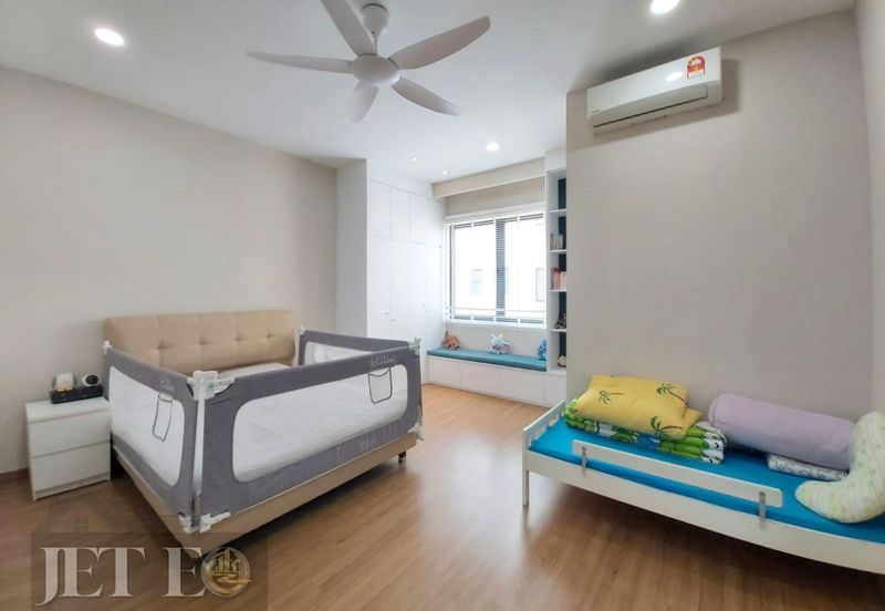 Lucent Residence @ twentyfive.7