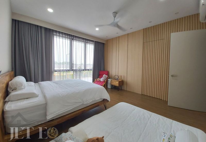 Lucent Residence @ twentyfive.7