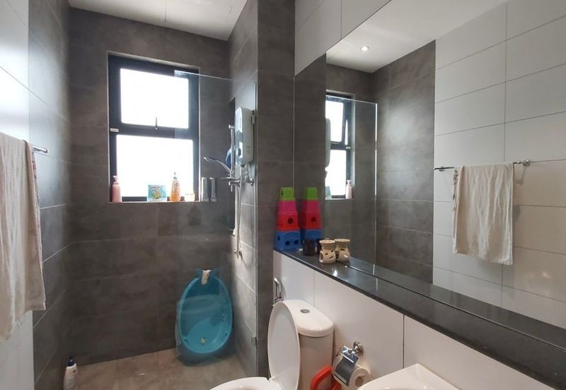 Lucent Residence @ twentyfive.7