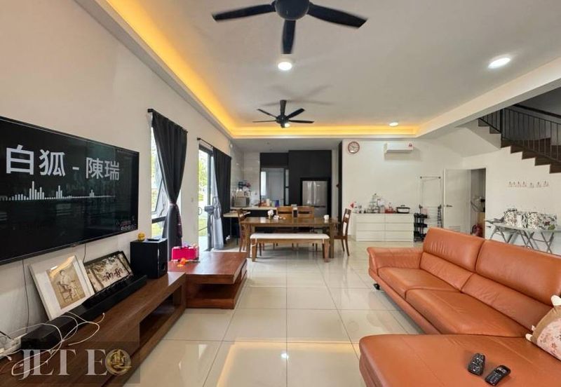 Lucent Residence @ twentyfive.7