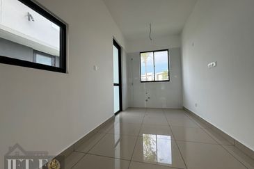 Sencilia @ Eco Sanctuary