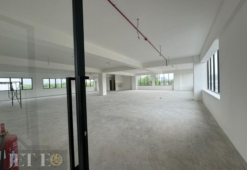 Corner Unit Facing Main Road Se.Ruang Square