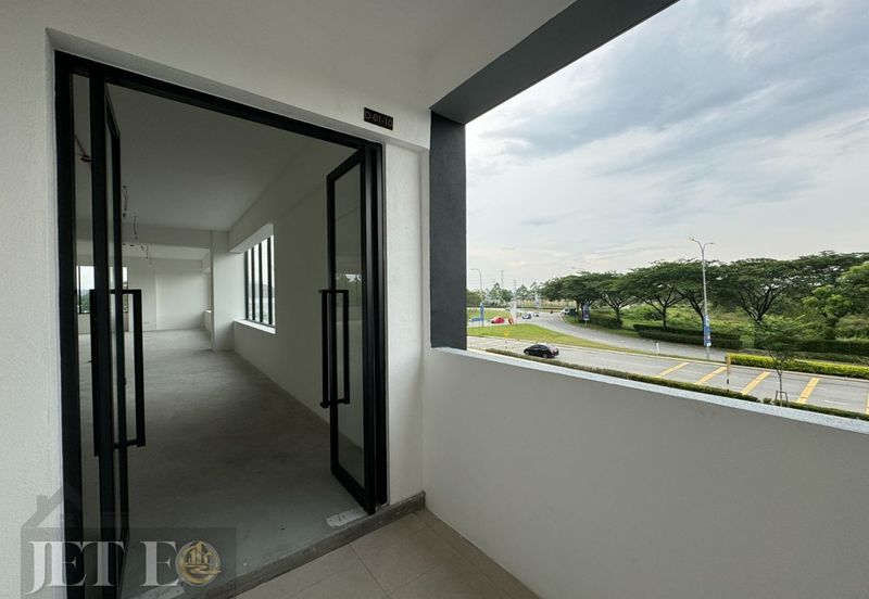 Corner Unit Facing Main Road Se.Ruang Square