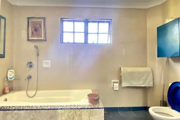 Taman Kingfisher Detached House | Bungalow | 1 Borneo Mall | UMS | KK | Sabah For Sale