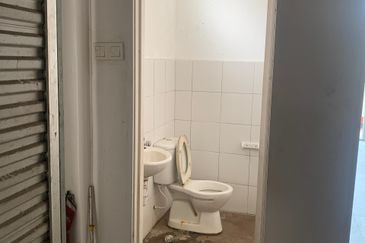 Bandar Sierra Biz Hub | 2Storey Semi D Commercial Warehouse | Menggatal | KK | Sabah For Sale or For Rent