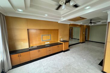 THE PEAK CONDOMINIUM