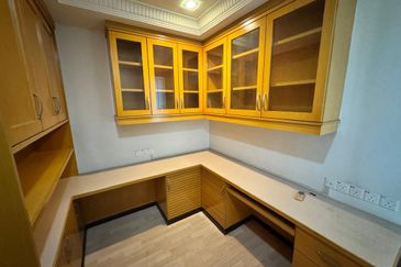 THE PEAK CONDOMINIUM