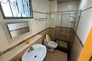 THE PEAK CONDOMINIUM