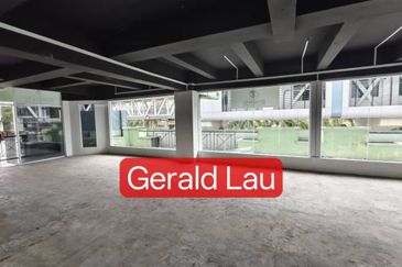 Api Api Center | 1st Floor Corner Lot | Waterfront | Centrepoint | KK | Sabah For Rent