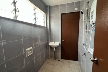 CL999 Taman Golf View | 2 Storey Corner | Bundusan | Penampang | Sabah For Sale