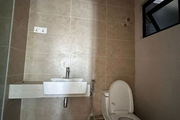 ONE JESSELTON CONDOMINIUM