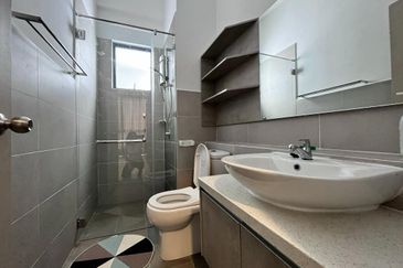 Kingfisher Putatan | Block B | Pool View | Fully Furnished | Ketiau | Sabah For Rent