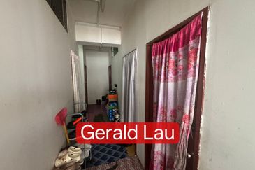CL99 Sinsuran Office Lot | Block F | Centre Point | Kota Kinabalu | Sabah For Sale