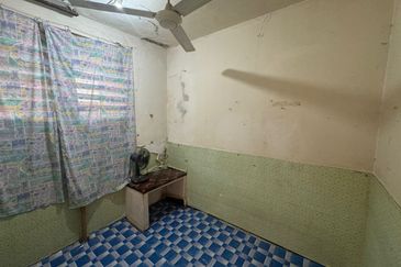 CL99 Sinsuran Office Lot | Block F | Centre Point | Kota Kinabalu | Sabah For Sale