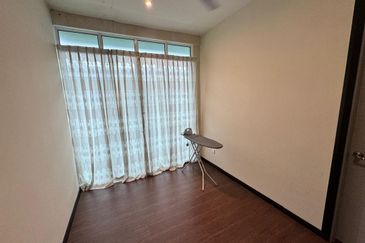 Taman Pertama, Penampang