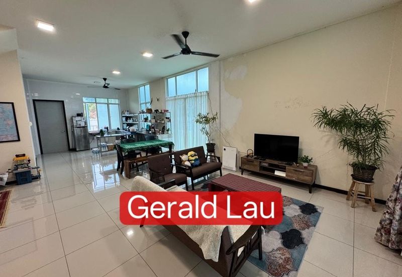 Taman Pertama, Penampang