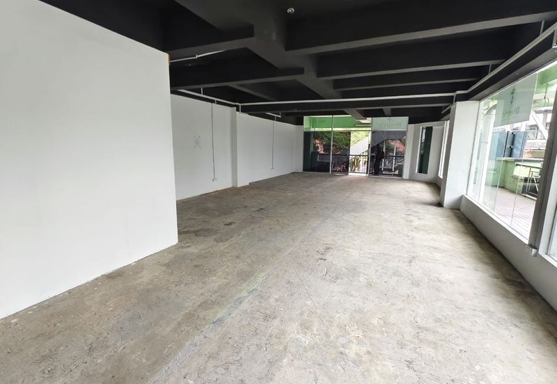 Api Api Center | 1st Floor Corner Lot | Waterfront | Centrepoint | KK | Sabah For Rent