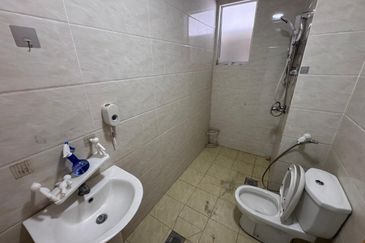 JING YUEN CONDOMINIUM