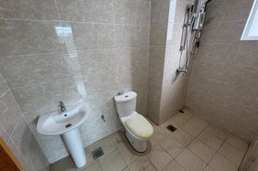 JING YUEN CONDOMINIUM