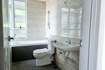 1 Sulaman Platinum Condominium | Corner | UMS | 1 Borneo | Kota Kinabalu | Sabah For Sale