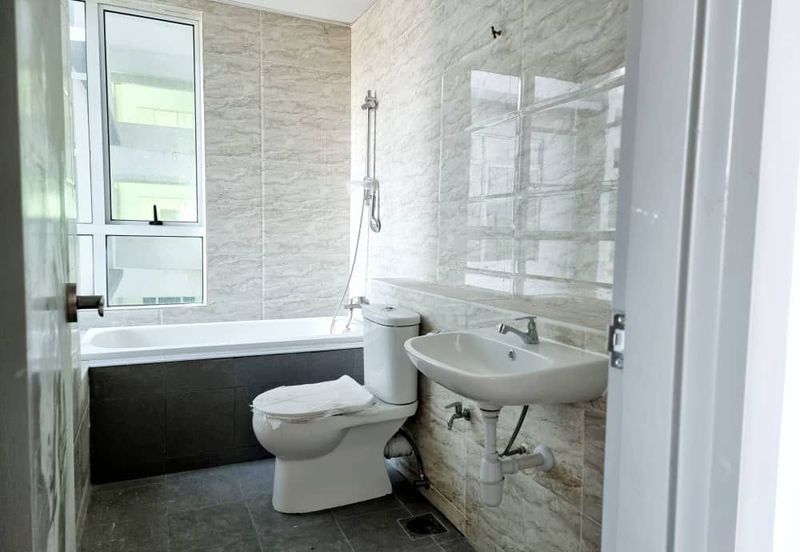 1 Sulaman Platinum Condominium | Corner | UMS | 1 Borneo | Kota Kinabalu | Sabah For Sale