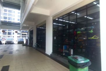 Benoni Corner Shop | Two Floors | Cafe | Restaurants | Grocery | Papar | Sabah For Sale