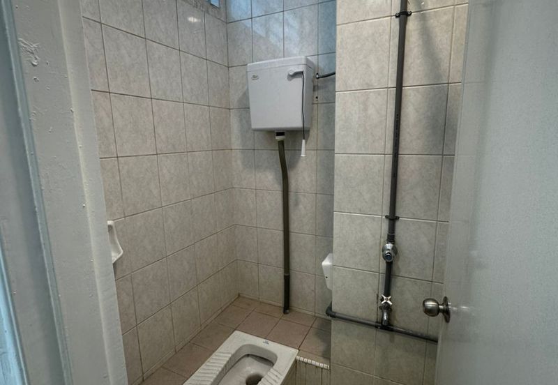 COLONNADE CONDOMINIUM