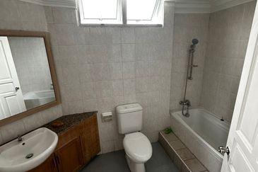 COLONNADE CONDOMINIUM