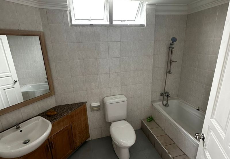 COLONNADE CONDOMINIUM