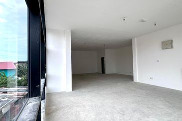 I Park | Light industrial detached warehouse | 2 Storey Corner | Penampang | Sabah For Rent or For Sale