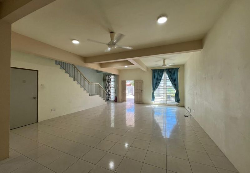 ALAM PUTERI (PRINCESS HEIGHT)