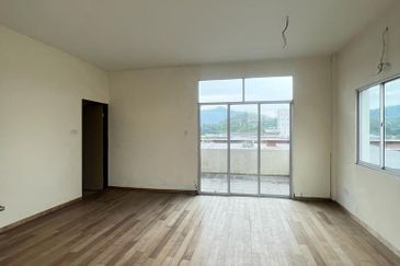 TAMAN BUKIT HIJAU (GREEN HILL PARK)